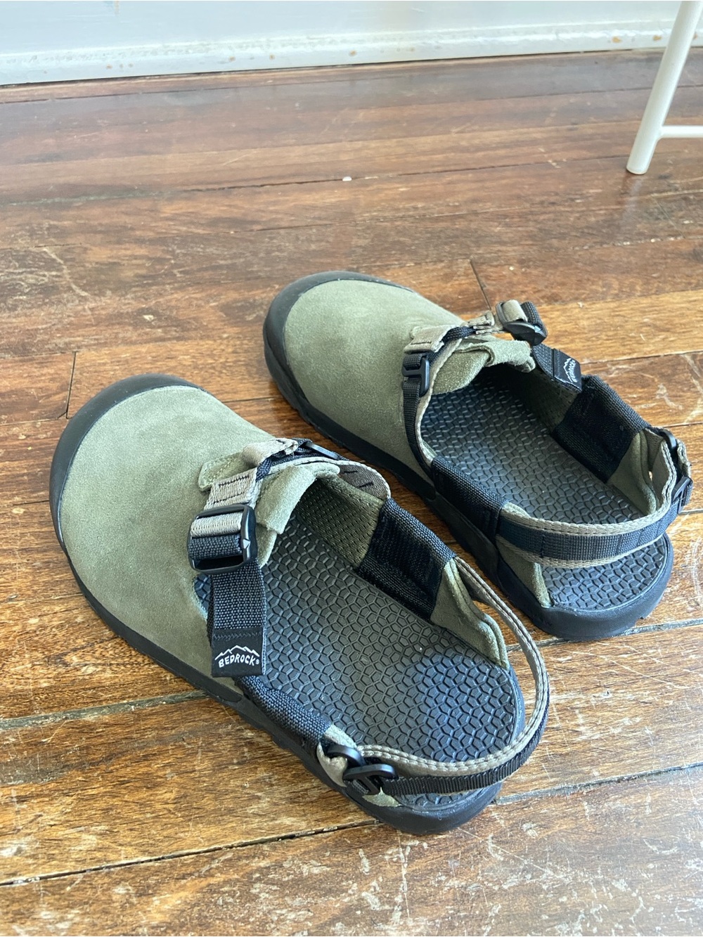 Mountain Clog -  Leather Suede  (driftwood) M7, W8 - Picture 7 of 7
